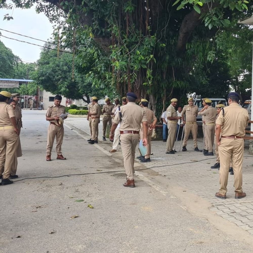 वाराणसी में पूर्व MLC केदारनाथ सिंह का नामांकन आज:शिक्षक MLC लालबिहारी भी आज भरेंगे पर्चा, कमिश्नरी में चाक चौबंद सुरक्षा