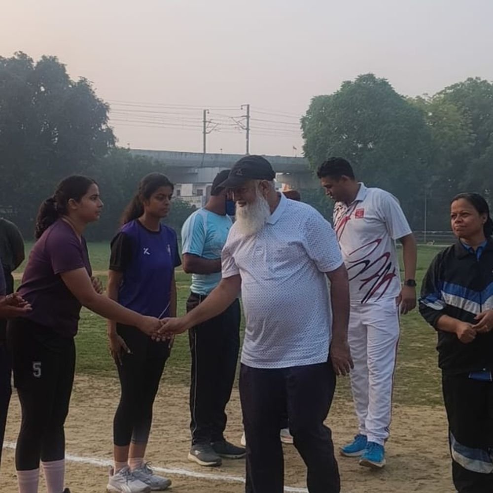 लखनऊ विश्वविद्यालय में मेजर ध्यानचंद हाउस ने जीती वॉलीबॉल ट्रॉफी:इंट्रा-म्यूरल प्रतियोगिता में अमृता कौर हाउस को हराकर खिताब अपने नाम किया