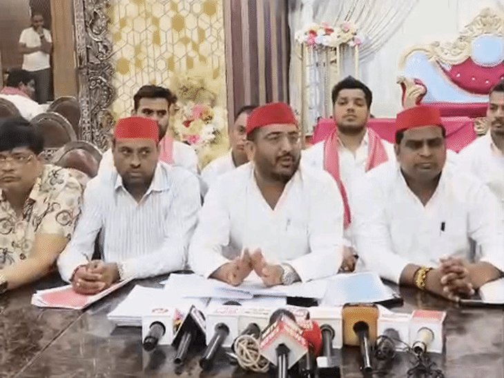 नोएडा में वोटर लिस्ट पर सपा का सवाल:25 हजार डुप्लीकेट-संदिग्ध नामों के बाद 10-15 हजार और प्रविष्टियां मिलने का दावा, जांच की मांग