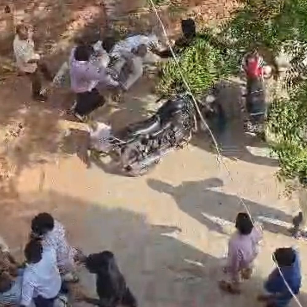 जमीन पर कब्जे को लेकर चाकू से हमला, मौत:50-60 लोगों ने किया हमला, इलाज के दौरान थोड़ा दम