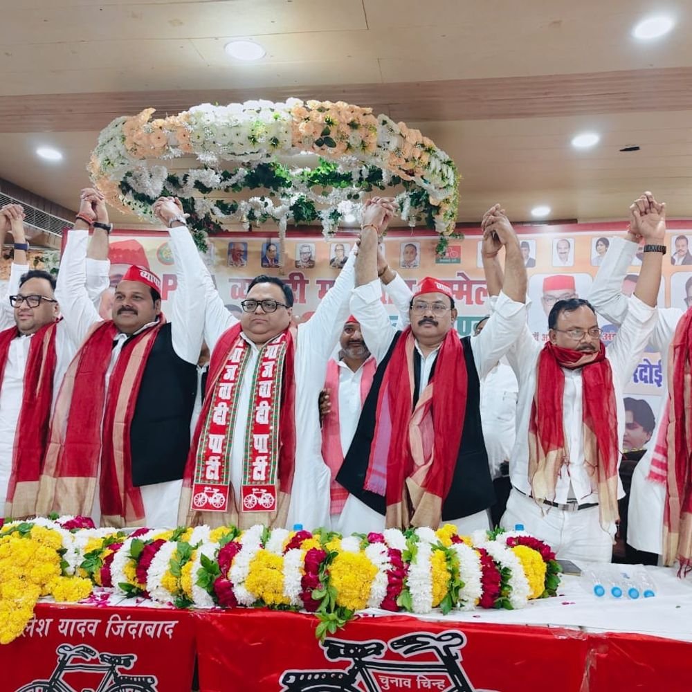 लखनऊ में पीडीए व्यापारी सम्मेलन:महंगाई सुरक्षा और घटते कारोबार पर, सपा नेताओं ने की गहन चर्चा