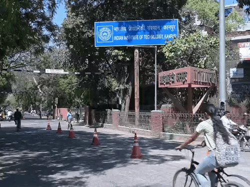 एयर प्रेशर व पंख संभालते हैं बैडमिंटन शटल की उड़ान:शटल पर IIT कानपुर की रिसर्च, नायलॉन का शटल ज्यादा बदलता है आकार