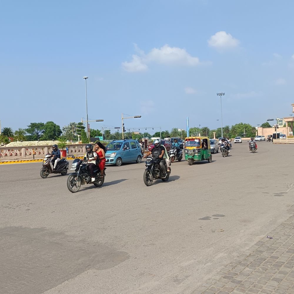 लखनऊ में दिन में मौसम साफ:रात दिन की अपेक्षा गर्म, अब तीन डिग्री तक पारे में होगी गिरावट