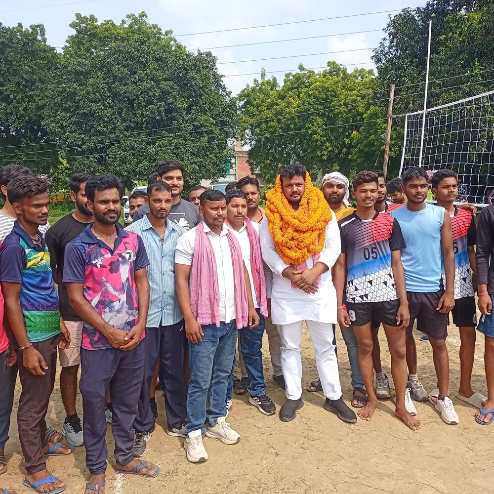 भवानीपुर में वॉलीबॉल प्रतियोगिता:दनियालपुर ने भवानीपुर को हराकर जीती वॉलीबॉल प्रतियोगिता की ट्रॉफी
