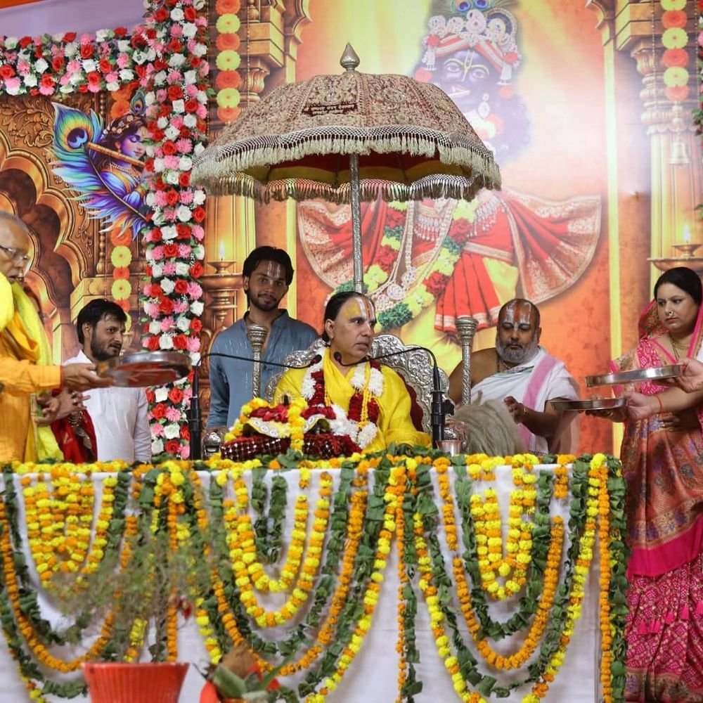 रानीगंज में श्रीमद्भागवत कथा:भक्ति भाव में डूबे श्रद्धालु, कलश यात्रा के बाद कथा का श्रवण जारी