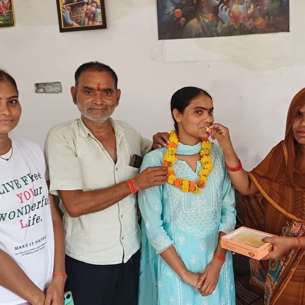 बाढ़ में घर बहा, अब बेटी बनी पुलिस में सिपाही:जीतू ने मेहनत से हासिल किया मुकाम, 10 साल पहले उजड़ा था आशियाना