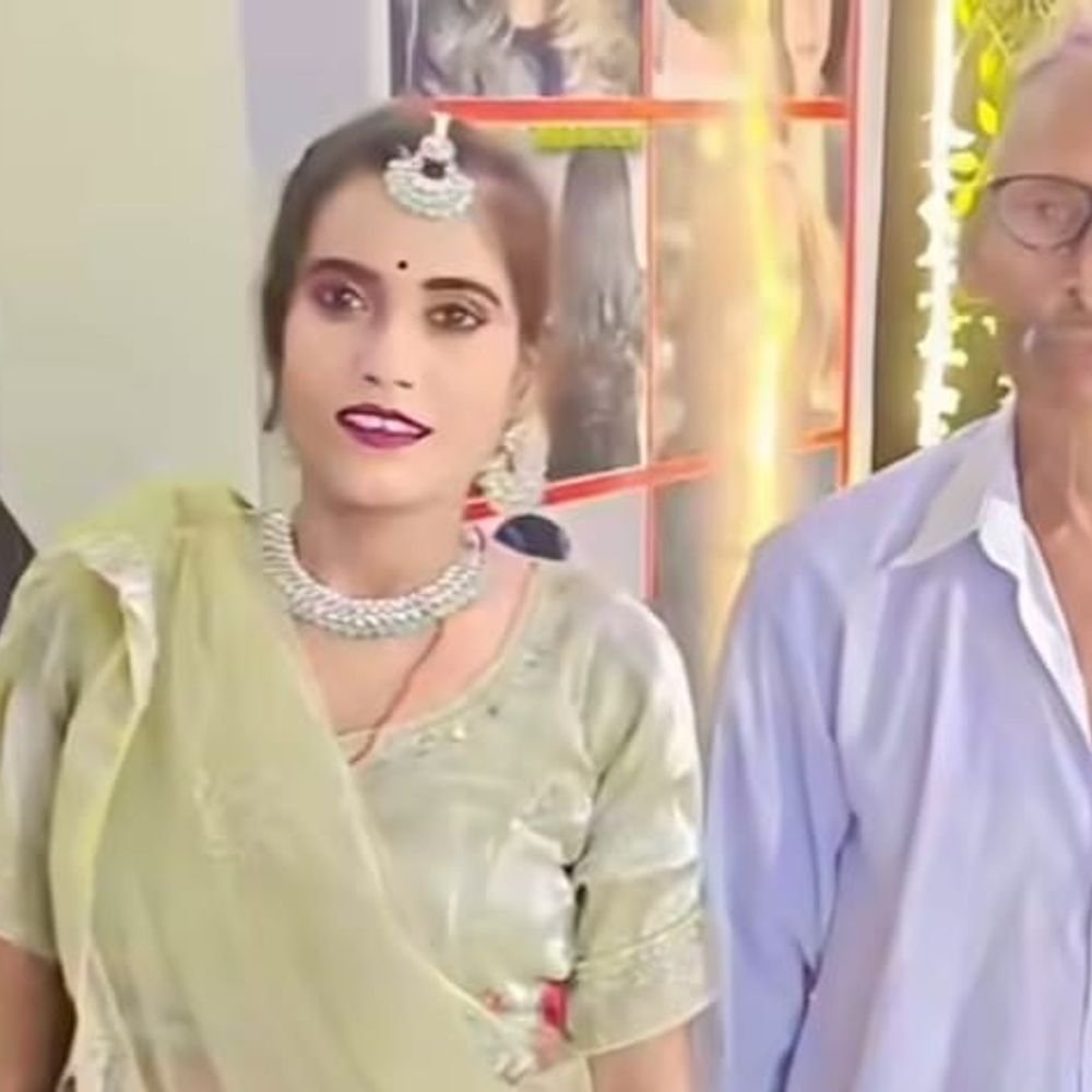 75 साल के बुजुर्ग को ब्लॉगर से हुआ प्यार:इंगेजमेंट का दावा, एक सप्ताह पहले रिंग सेरेमनी होने की चर्चा