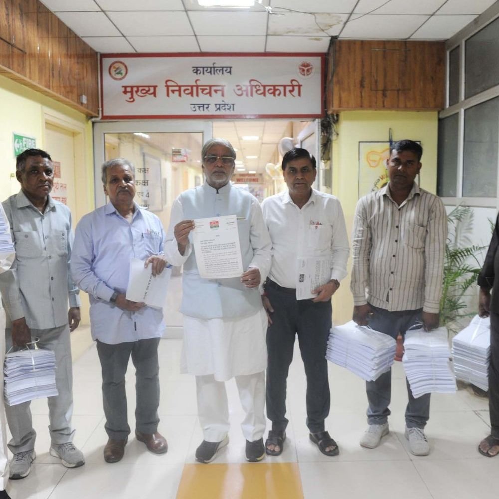 100 विधानसभा सीटों पर हजारों डुप्लीकेट वोटर मिलने का दावा:सपा ने की चुनाव आयोग से शिकायत, कहा सभी 403 सीट के हर बूथ की कराई जाए जांच