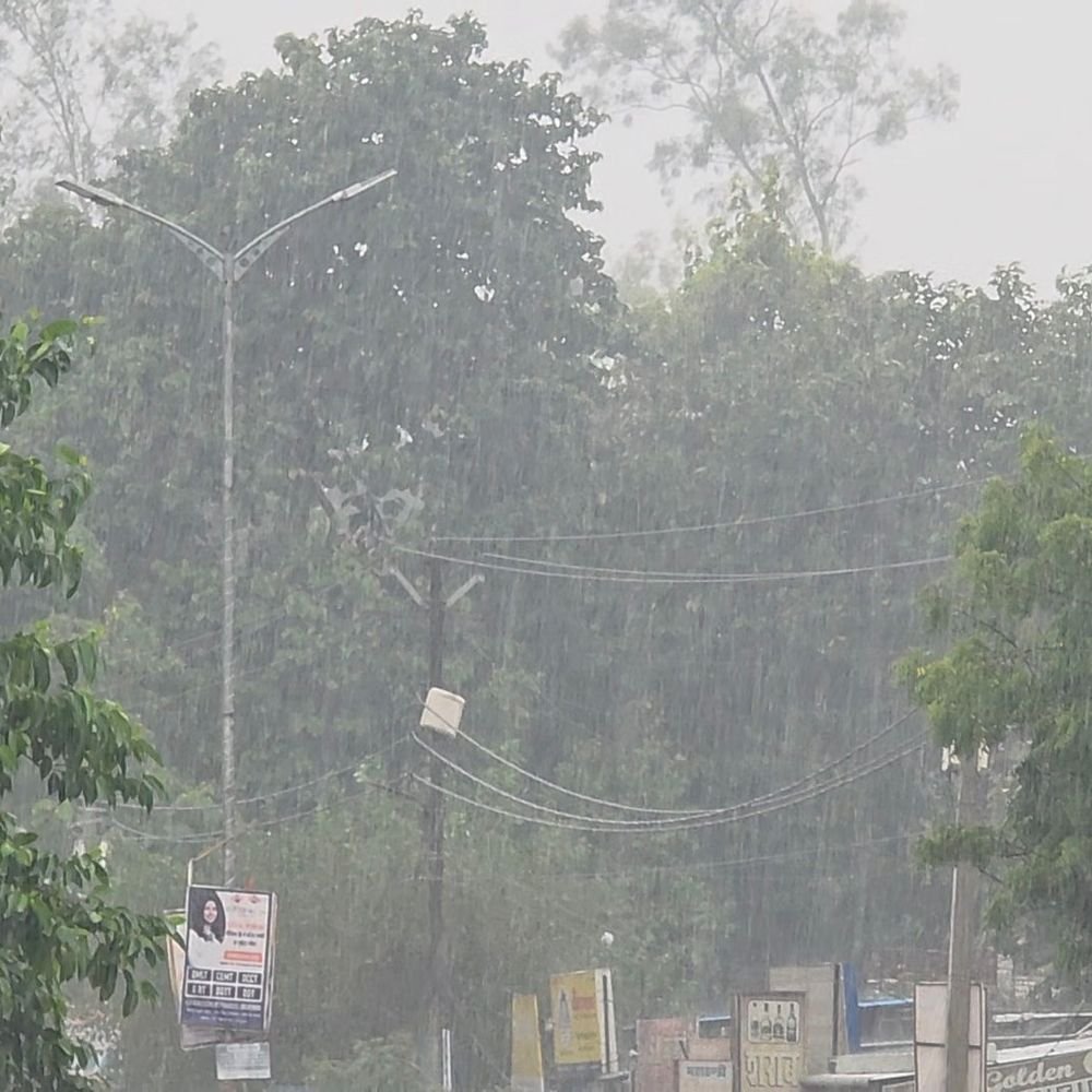 गोंडा में 2 घंटे से मूसलाधार बारिश:अगले 3 घंटे को लेकर मौसम विभाग ने जारी किया ऑरेंज अलर्ट