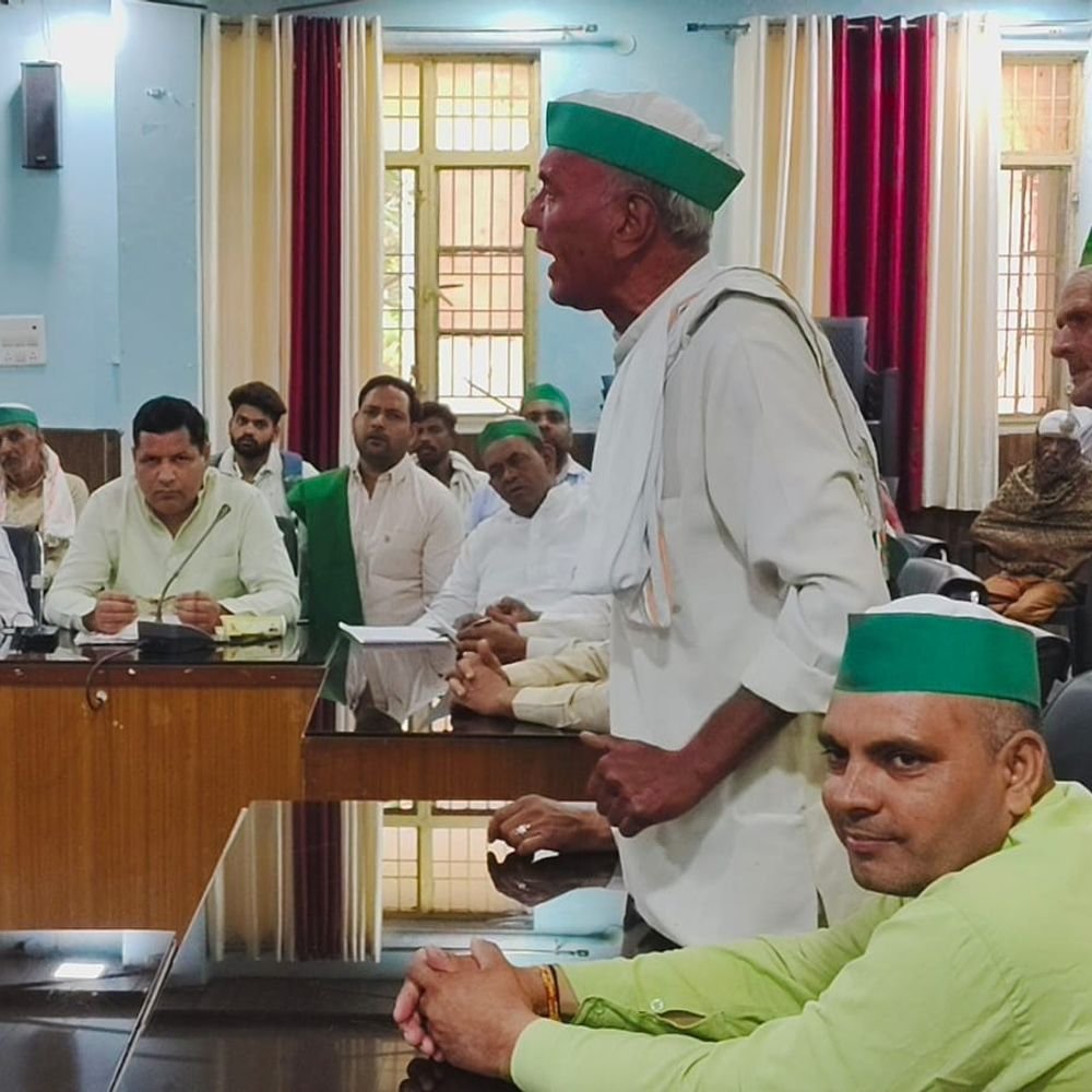 किसान बोले- प्रतिबंधित वाहनों के टायरों में ठोकेंगे कील:विकास भवन में किसान दिवस पर कहा- ओवरलोड और तेज रफ्तार से हो रहे हादसे