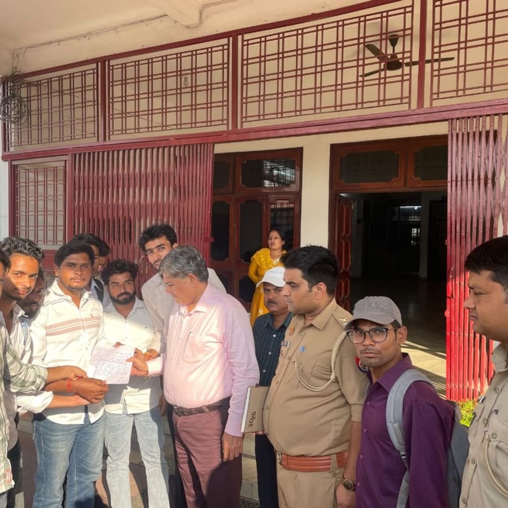 डीएन कॉलेज में छात्रसंघ चुनाव बहाली को लेकर प्रदर्शन:मांग पूरी नहीं होने पर अनिश्चितकालीन धरने और भूख हड़ताल की चेतावनी