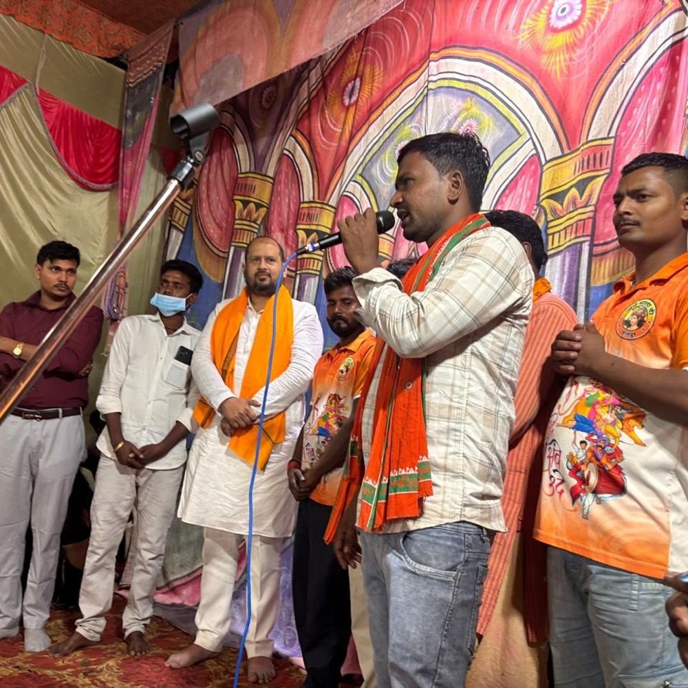 जैतपुर में मां दुर्गा का जागरण:ब्लॉक प्रमुख बोले- युवा पीढ़ी को सनातन संस्कृति से जोड़ते हैं धार्मिक आयोजन