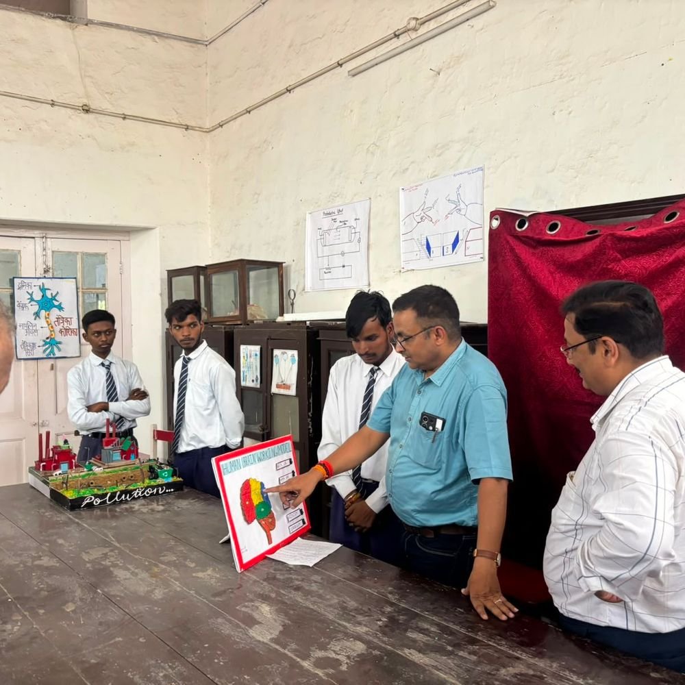 लखनऊ के सेंटीनियल कॉलेज में विज्ञान प्रदर्शनी:65 छात्रों ने 40 मॉडल दिखाए, वैज्ञानिक सोच बढ़ाने का लक्ष्य