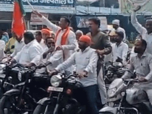 देवरिया में सातों विधानसभा क्षेत्रों से निकली सेवा ज्योति यात्राएं:विकसित भारत संकल्प सभा में जुटे भाजपा कार्यकर्ता