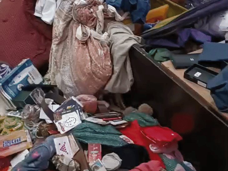 पारा में मकान का ताला तोड़कर चोरी:लाखों के जेवर और 1.05 लाख रुपए पार किए, पुलिस से कार्रवाई की मांग