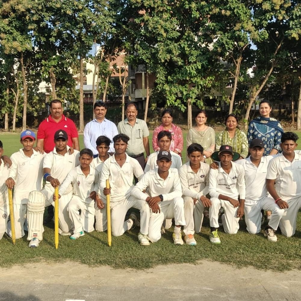 तहसील स्तरीय अंडर-17 क्रिकेट:जुबली इंटर कॉलेज ने एमजी को 8 विकेट से हराकर जीती ट्रॉफी