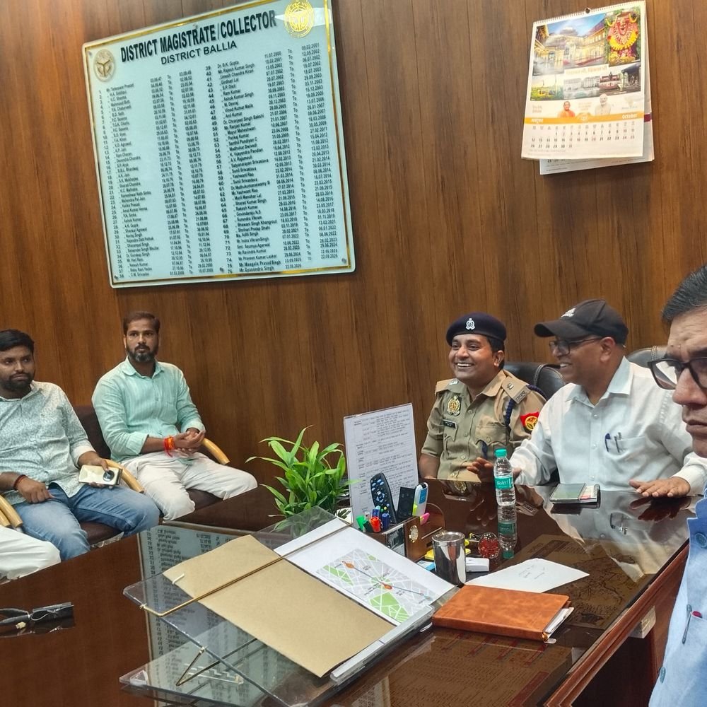 डीएम से वार्ता के बाद बलिया बंद का प्रोग्राम स्थगित:छात्रवृत्ति, टैबलेट-मोबाइल और कर्जमाफी पर मिला कार्रवाई का भरोसा