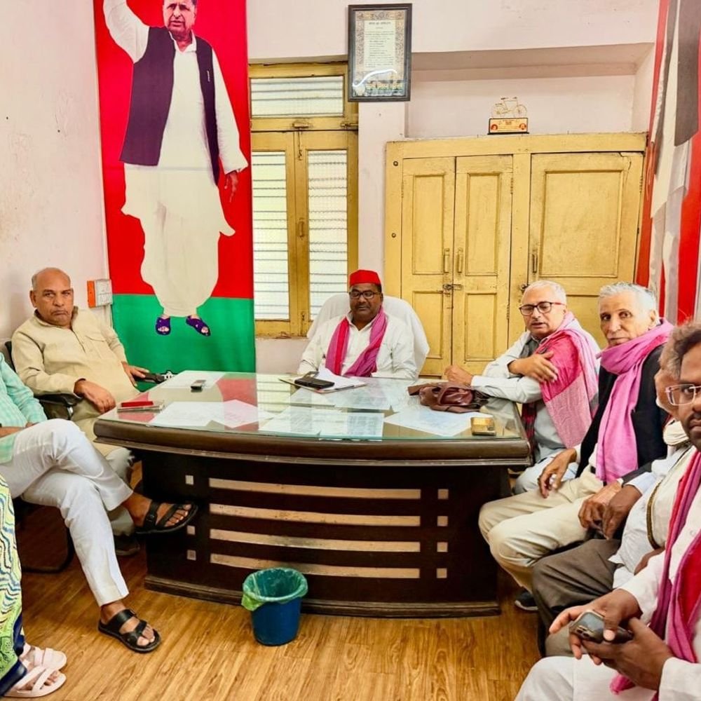 अखिलेश यादव की हिरासत के विरोध में सपा का प्रदर्शन:प्रयागराज में 8 अक्टूबर को कार्यकर्ता सड़क पर उतरेंगे, निकालेंगे मार्च