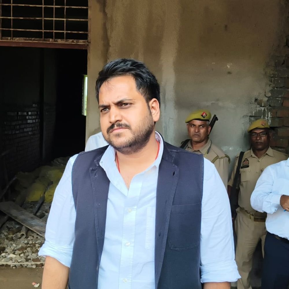 सोनभद्र में 3.75 लाख क्विंटल अन्न भंडारण क्षमता बढ़ेगी:7 नए गोदाम बनेंगे, सुकृत में 50 हजार क्विंटल वाले गोदाम की जमीन चिह्नित