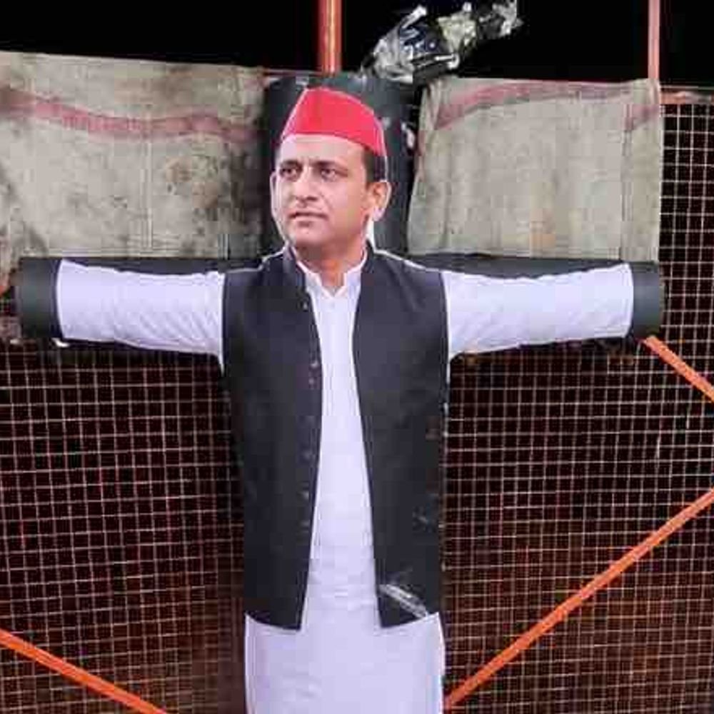 अखिलेश यादव के बयान के खिलाफ उत्तराखंड समाज का प्रदर्शन:24 घंटे में माफी मांगने की मांग, FIR दर्ज कराने के लिए दिया ज्ञापन