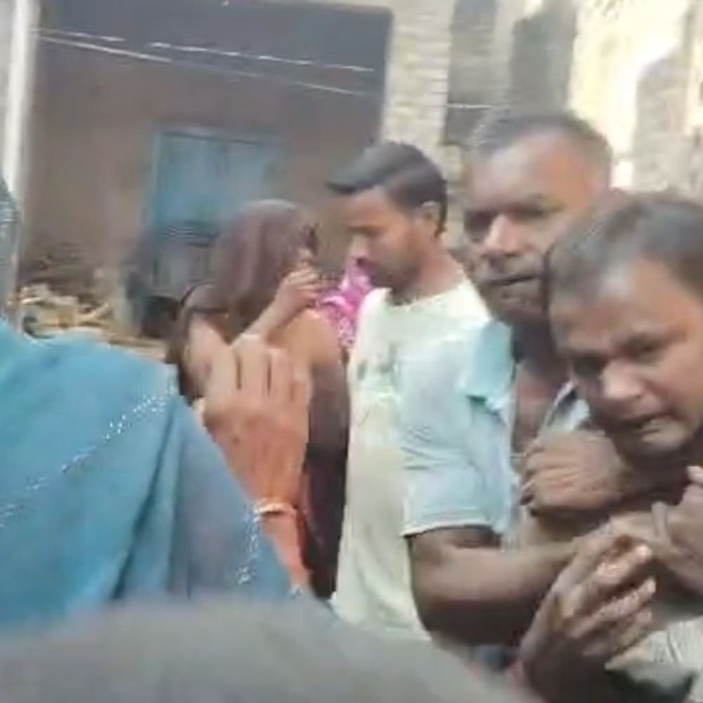 फतेहपुर में जमीन विवाद पर चाचा-भतीजे में मारपीट:जमीन पर कब्जा करने को लेकर हुआ विवाद, पुलिस ने शुरू की जांच