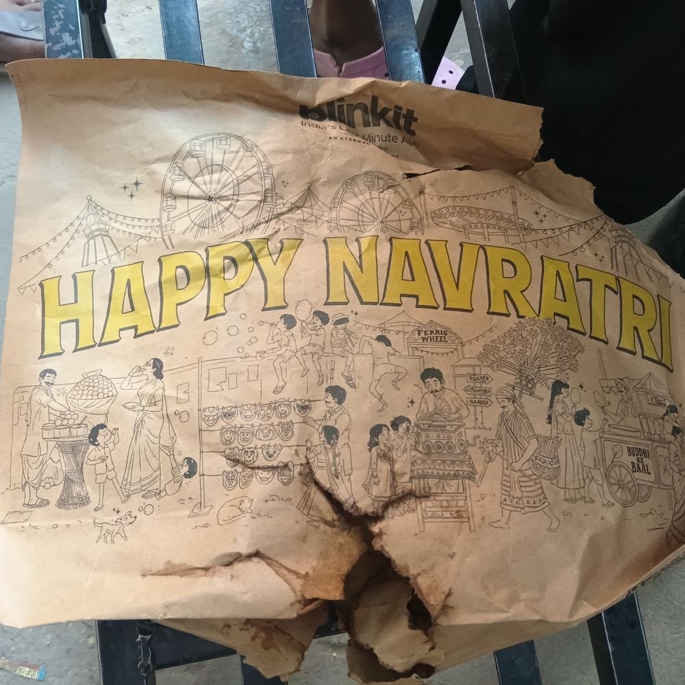 फतेहपुर में नवरात्र लिखे बैग में चिकन डिलीवरी पर हंगामा:हिंदू संगठनों में आक्रोश, मौके पर पहुंची पुलिस ने शांत कराया मामला