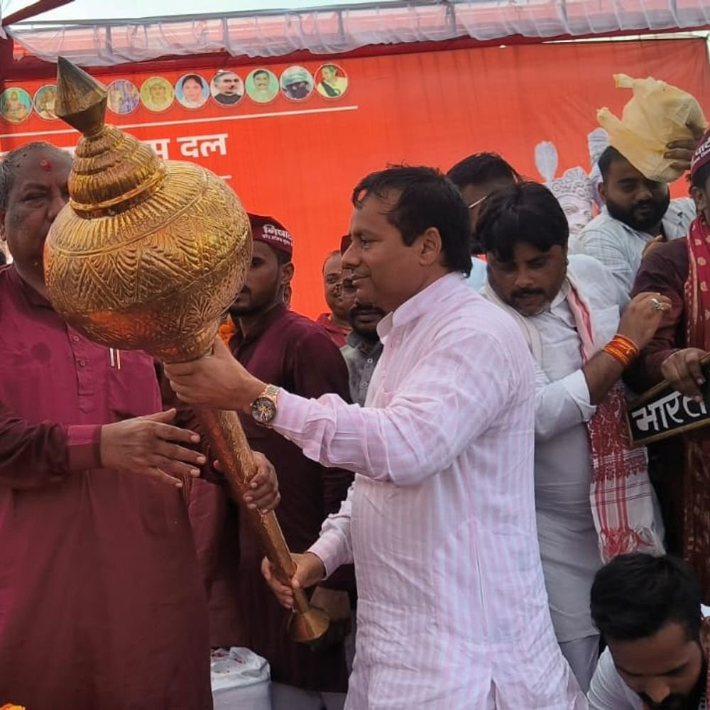 संजय निषाद बोले-अगर कोई आपके ऊपर हाथ उठाए:हमारी तरफ से है आदेश; हाथ तोड़कर काट कर फेंक दो, हम तुम्हें जमानत करवा देंगे