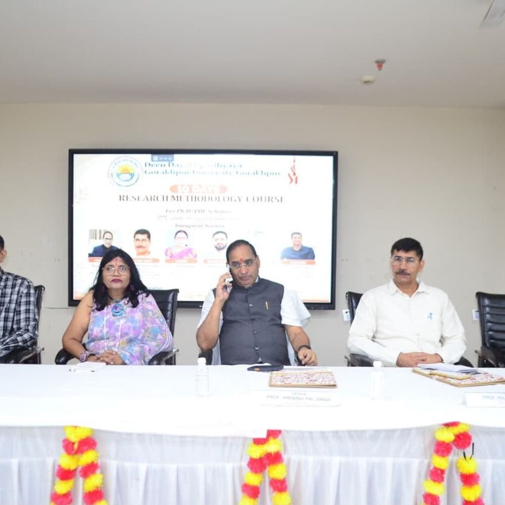 डीडीयू में रिसर्च मेथोडोलॉजी कोर्स शुरू:कुलपति बोले- 'सिर्फ तथ्यों का संकलन नहीं, नए ज्ञान का निर्माण है शोध'