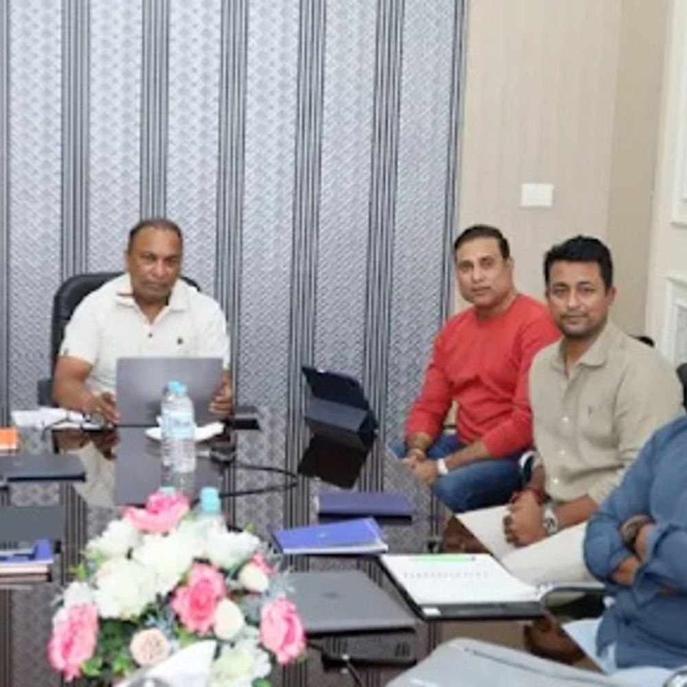 लक्ष्मण अब नियमित रूप से सेलेक्शन मीटिंग में होंगे शामिल:BCCI ने कम्युनिकेशन बेहतर करने के लिए लिया फैसला; इंजरी-फिटनेस की जानकारी सीधे मिलेगी