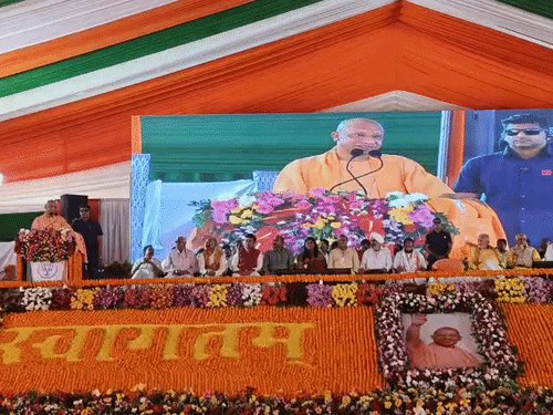 'यूपी में दंगा किया तो बाप-दादाओं की कमाई भी जाएगी':बरेली में तौकीर रजा पर साधा निशाना, योगी बोले-दंगाई जेल में उर्स मना रहे