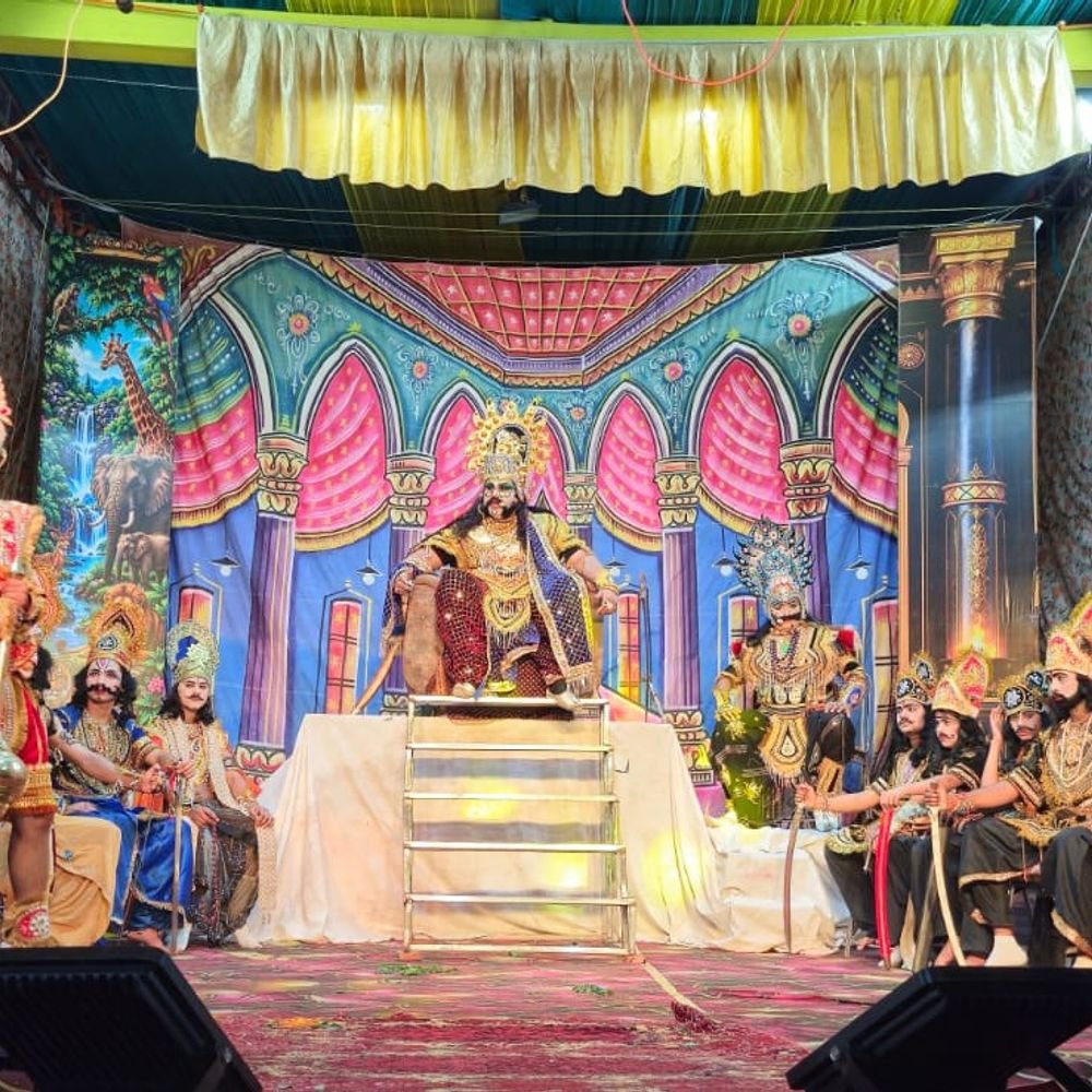 कपिल विहार में लंका दहन की लीला का मंचन:रामलीला महोत्सव शुरू, हनुमान जी ने लगाई लंका में आग