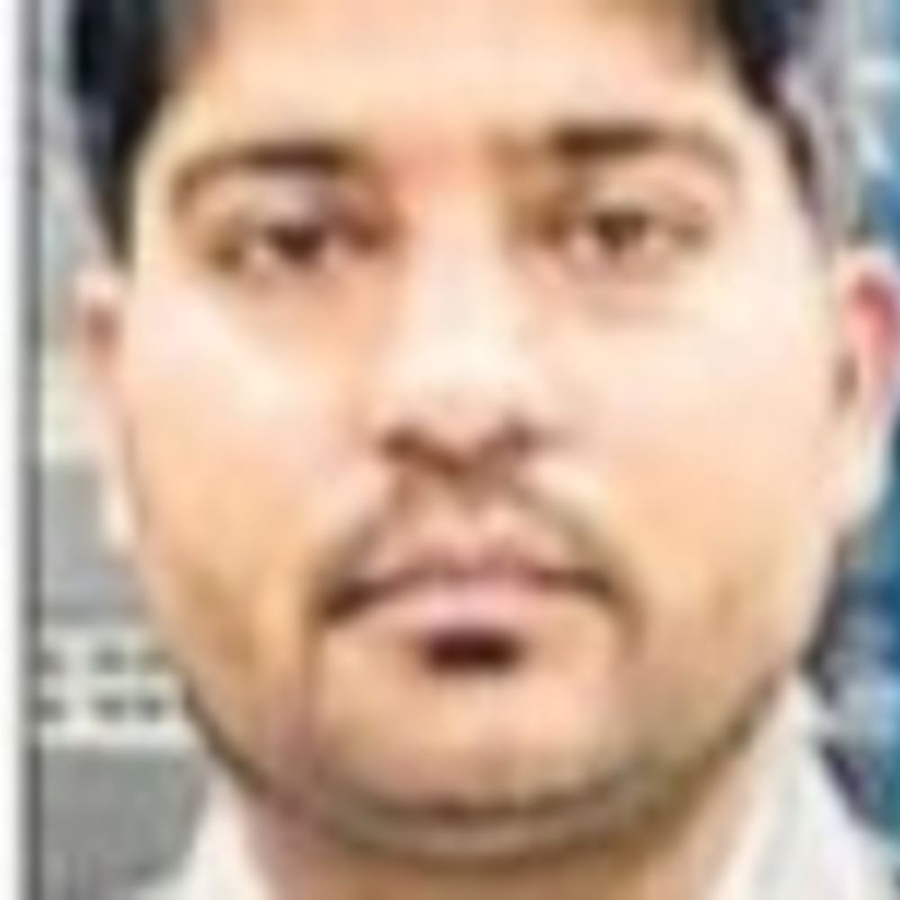 प्रयागराज से लौट रहे अधिवक्ता की सड़क हादसे में मौत:प्रतापगढ़ में अंतू के चौरा के पास अज्ञात वाहन ने मारी टक्कर, बाइक से अमेठी लौट रहे थे