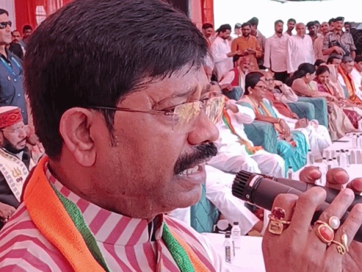 झांसी में मंत्री नन्दी बोले-हार से बौखलाए हैं अखिलेश यादव:कहा-उनके या पार्टियों के राष्ट्रीय अध्यक्ष के कहने पर नहीं चलेगा चुनाव आयोग