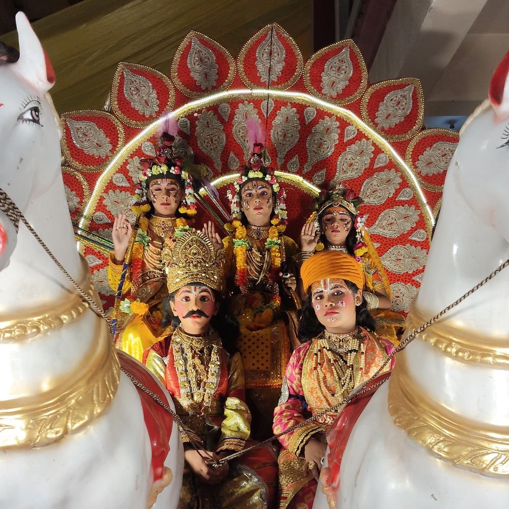 कानपुर में रामलीला की भव्य शोभायात्रा:बैंड-बाजों के साथ निकली शोभायात्रा, राम वनवास और भरत मनावन की झांकियों ने मोहा मन