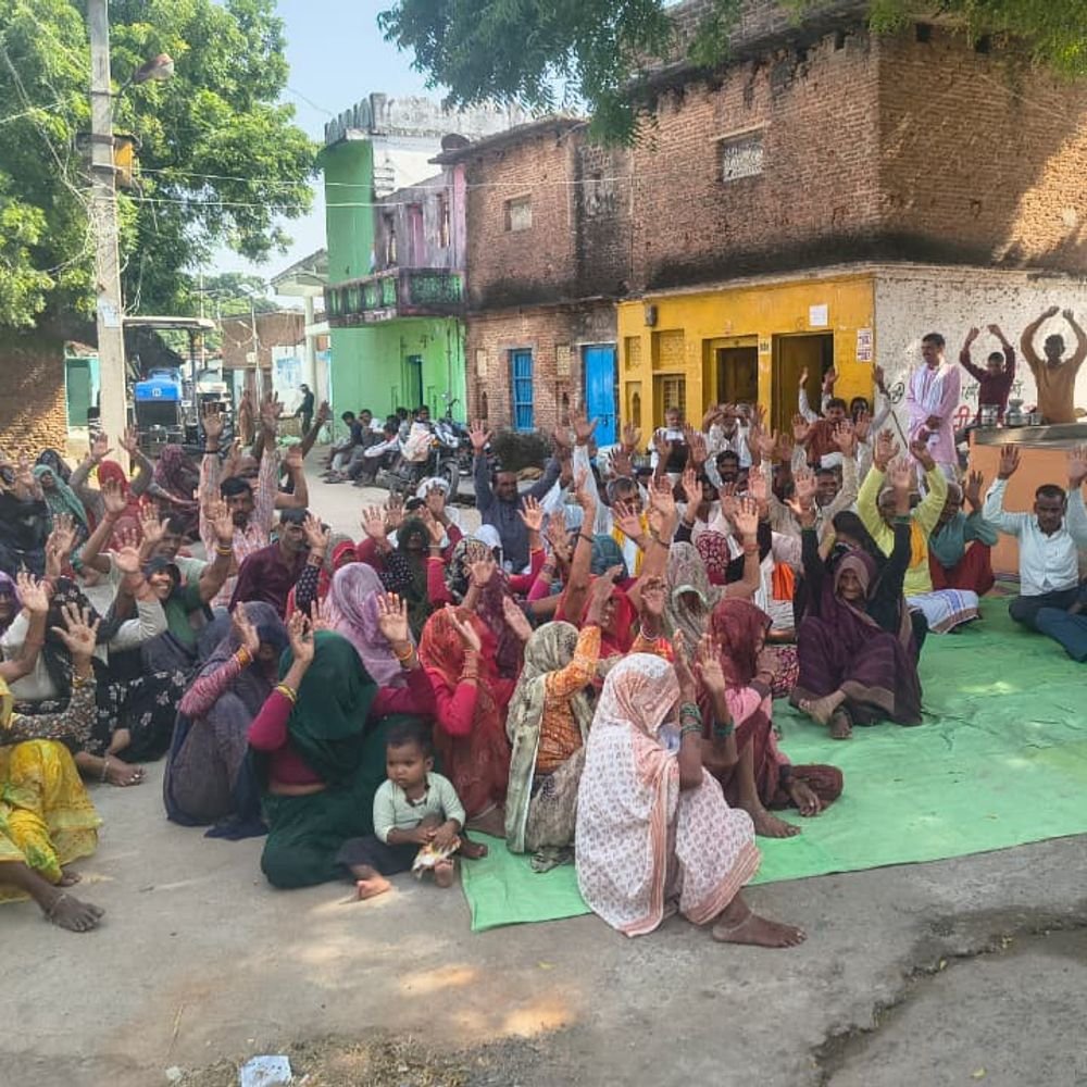 टहरौली में 108 कुंडीय गायत्री महायज्ञ होगी आयोजित:प्रचार-प्रसार अभियान हुआ तेज, कलश वितरण संग बैठकों का सिलसिला