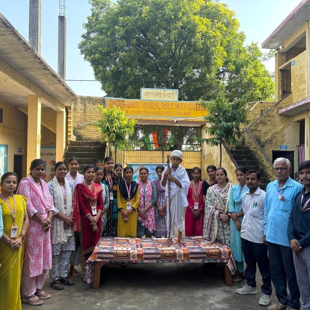 बिल्हौर में गांधी जयंती पर विद्यार्थियों ने ली शपथ:सत्य, स्वच्छता और भाईचारे का संकल्प लेकर बच्चों ने मनाई गांधी जयंती