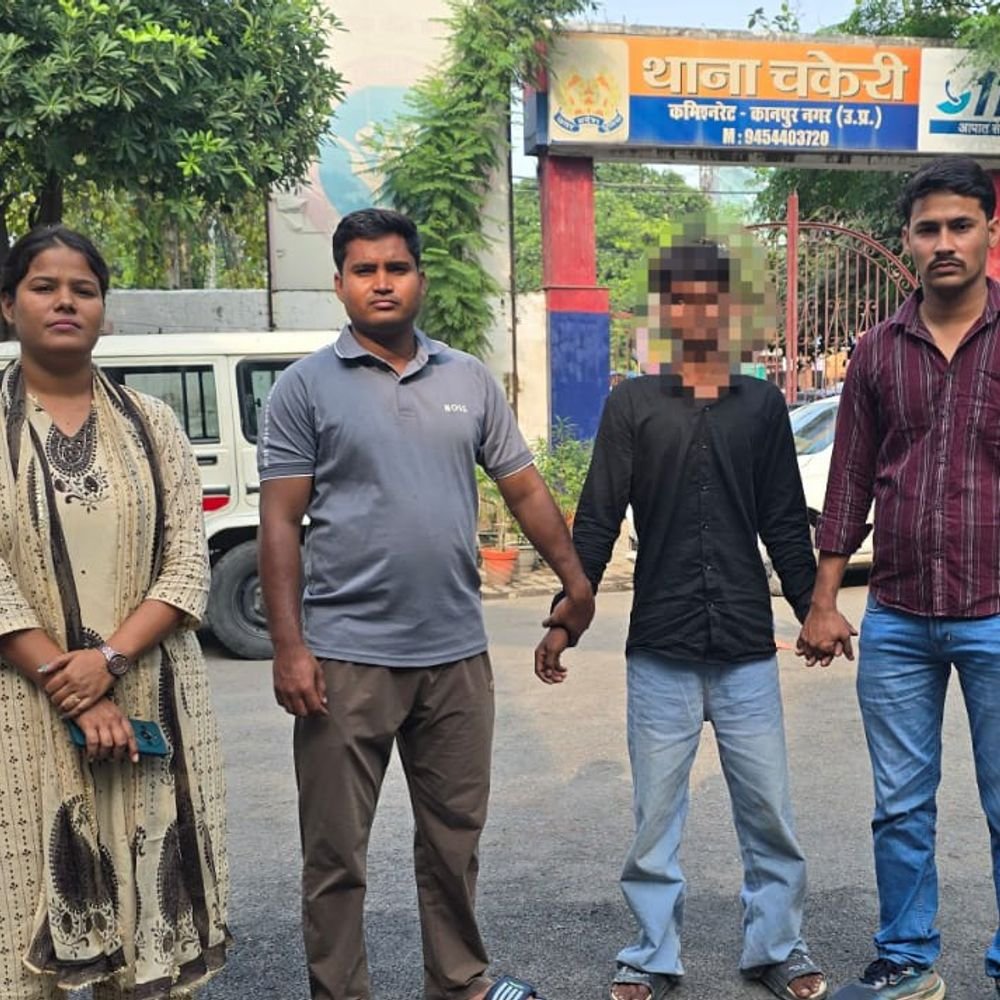 आईफोन का शौकीन निकला चोरी का आरोपी किशोर:कानपुर के चकेरी में स्क्रैप गोदाम से की थी चोरी, बाल सुधार गृह भेजा