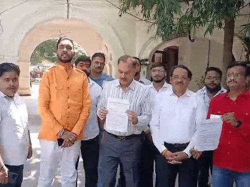 'देवी मंदिरों और डांडिया में प्रवेश न करें मुस्लिम समुदाय':विहिप पदाधिकारी बोले- गरबा में लव जिहाद को प्रमोट करने के लिए आते हैं