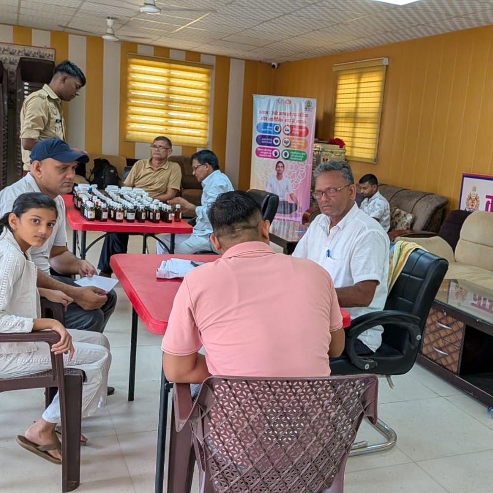 शामली पुलिस लाइन में वामा वेलनेस कैंप:पुलिसकर्मियों और परिजनों का स्वास्थ्य परीक्षण, वामा वेलनेस कैंप में डॉक्टरों ने दिया परामर्श