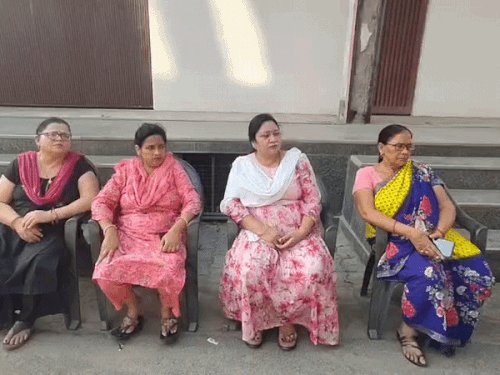 सेंट्रल-मार्केट में महीनों से चल रहा महिलाओं का धरना स्थगित:9 दिसंबर को सुप्रीम कोर्ट में अगली सुनवाई, लंबा समय होने के कारण फैसला