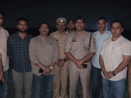 गाजियाबाद में 10 हजार का इनामी एनकाउंटर में अरेस्ट:भोजपुर में पुलिस ने दौड़ाकर पैर में गोली मारी, एक्सप्रेस व पर हुई लूट में चल रहा था फरार