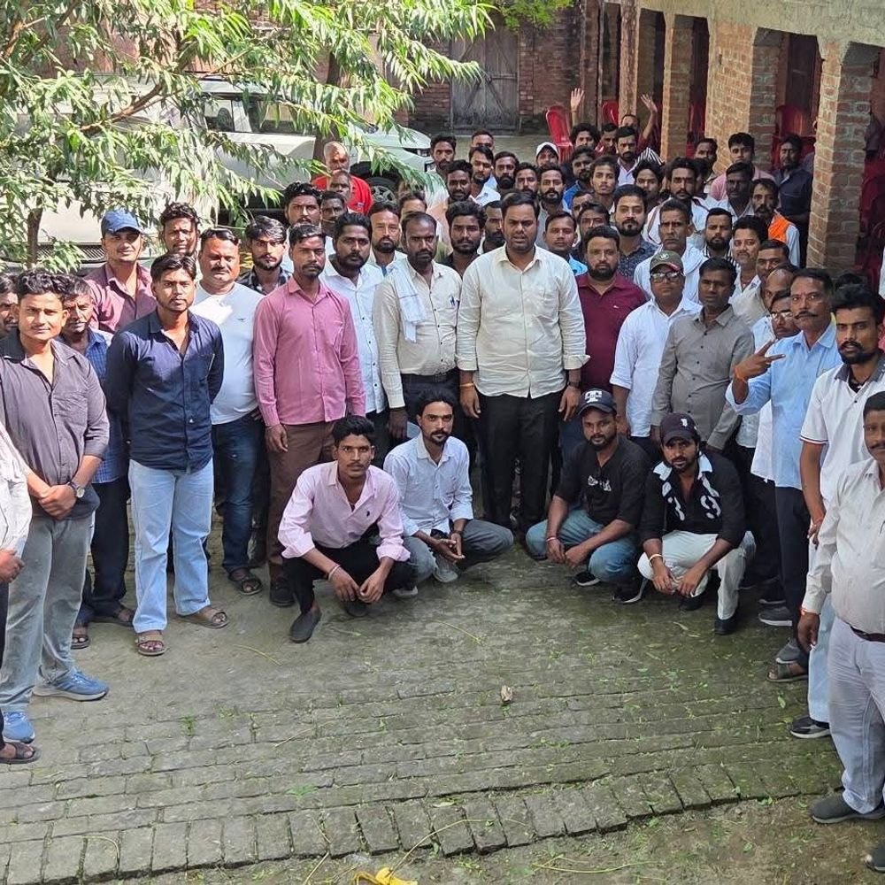 हुरहुरी में वाल्मीकि समाज की बैठक:एकजुटता और शिक्षा से आगे बढ़ेगा समाज, राजू भारती ने किया जागरूक