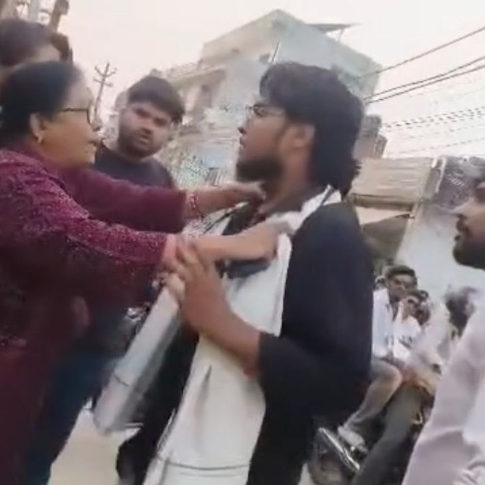 फतेहपुर में तेज हॉर्न बजाने पर युवक से मारपीट:बीच सड़क पर लात-घूसों से पीटा, पुलिस आरोपियों की तलाश में जुटी