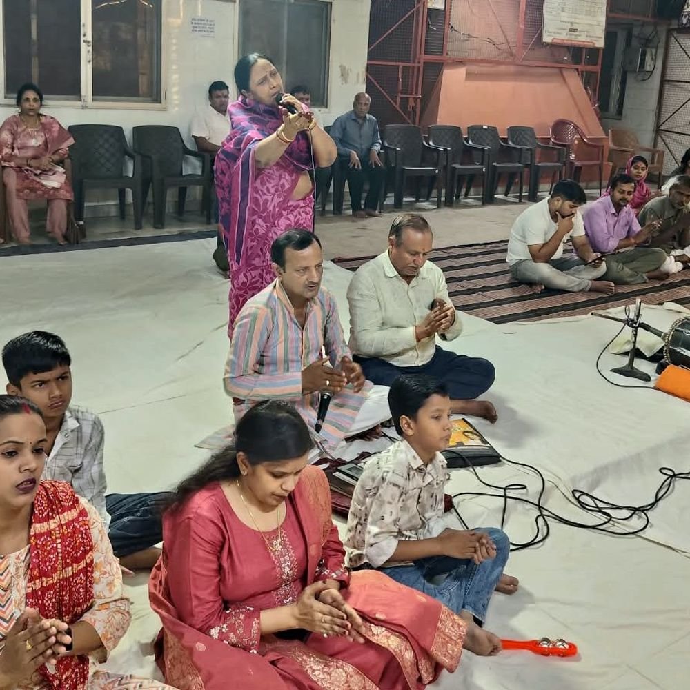 गोरखपुर में राणी सती कीर्तन:श्रृंगार संग महाभोग का आयोजन, भजनों की गूंज बीच बंटा महाप्रसाद