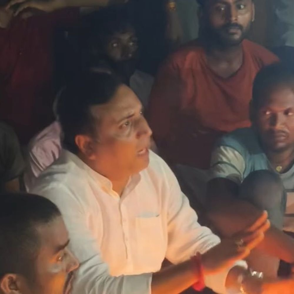गोंडा में शव रखकर 6 घंटे सड़क-जाम करने पर मुकदमा:सपा नेता समेत 25 अज्ञात पर केस, पुलिस बोली- परिजनों को बरगलाकर शव सड़क पर रखवाया
