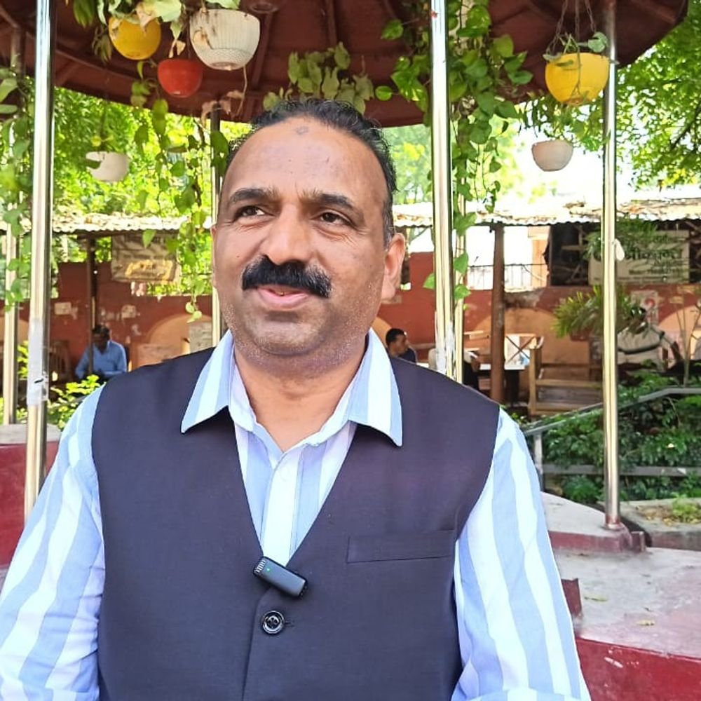 वसीम राईन ने फारूक अब्दुल्ला के खिलाफ मुकदमे की मांग:बाराबंकी में कहा- पाकिस्तान की तारीफ करना निंदनीय, वह देश हमारी सुरक्षा के लिए खतरा