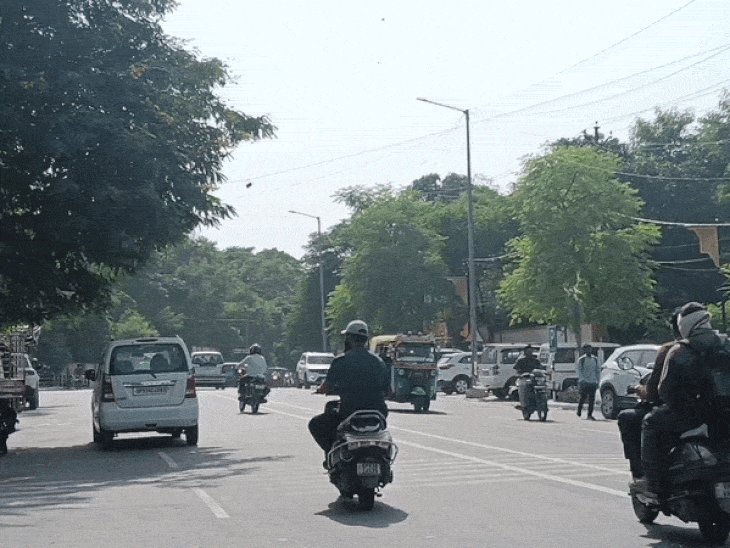 झांसी में तेज धूप के साथ उमस:35℃ पर पहुंच रहा टेम्परेचर, आज भी गर्मी करेगी परेशान