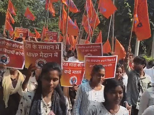गोरखपुर में ABVP की 'अराजकता रोको' रैली:छात्र नेताओं ने कहा- GEN-Z को भड़का रहे देश विरोधी तत्व; बहकावे में न आएं युवा