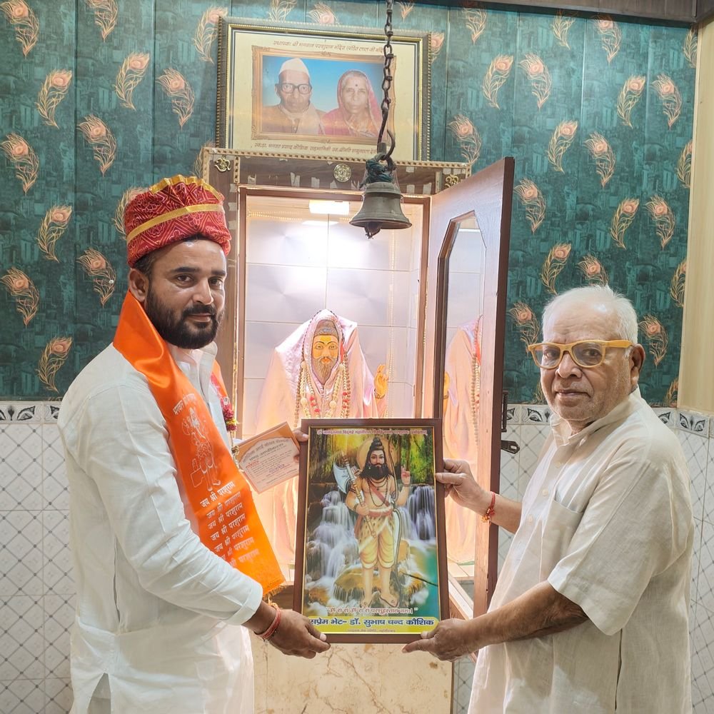 रामलीला कमेटी ने किया सम्मानित:अरुण शर्मा बोले- भगवान श्रीराम के आदर्शों को जीवन में अपनाएं
