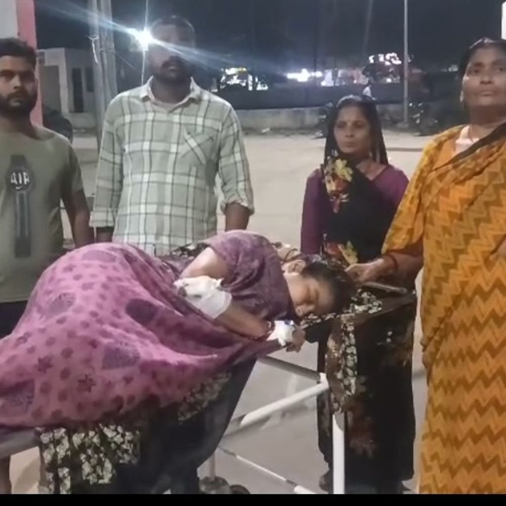 पिकअप की टक्कर से 3 माह के मासूम की मौत:हरदोई में माता-पिता गंभीर घायल, मां को लखनऊ रेफर किया गया